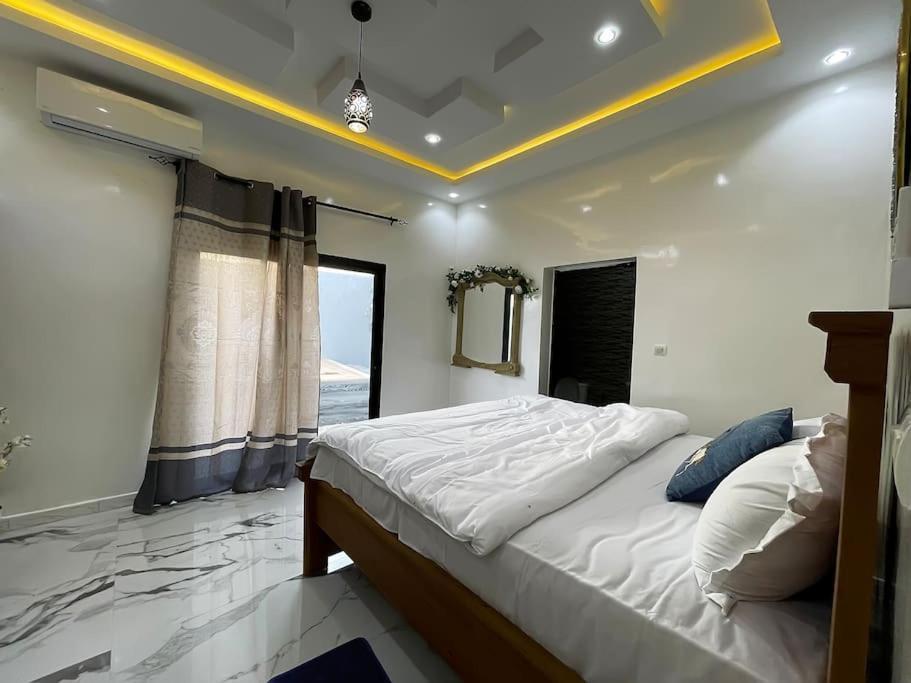 Villa Adja Nafy A Saly Gandigal ภายนอก รูปภาพ