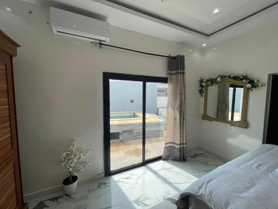 Villa Adja Nafy A Saly Gandigal ภายนอก รูปภาพ