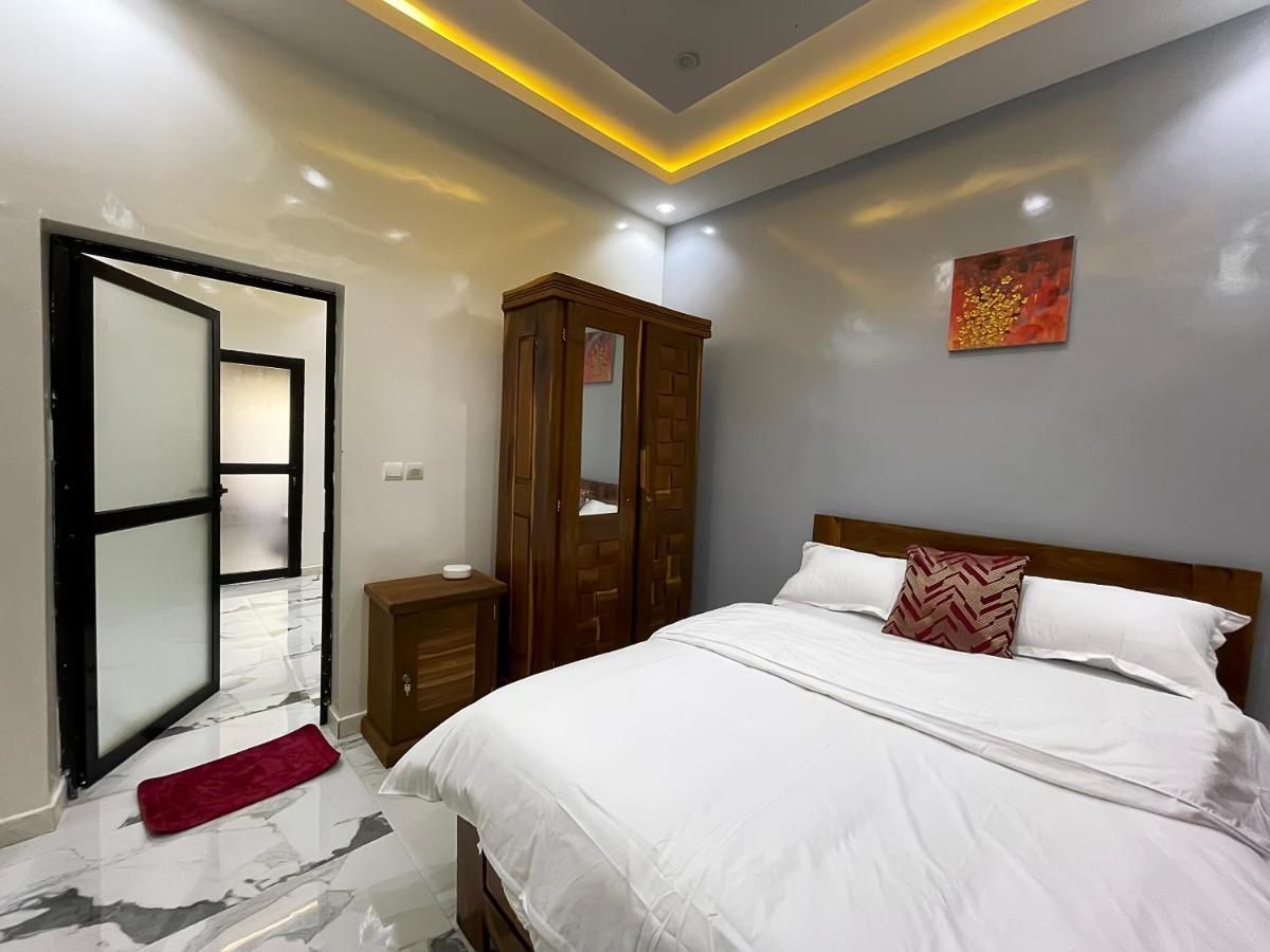 Villa Adja Nafy A Saly Gandigal ภายนอก รูปภาพ